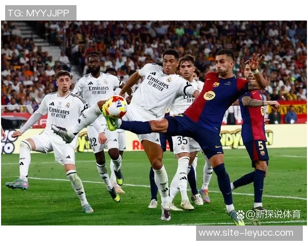 姆总与琼阿梅尼孔德共观非洲杯三位球员背后的非洲血统故事